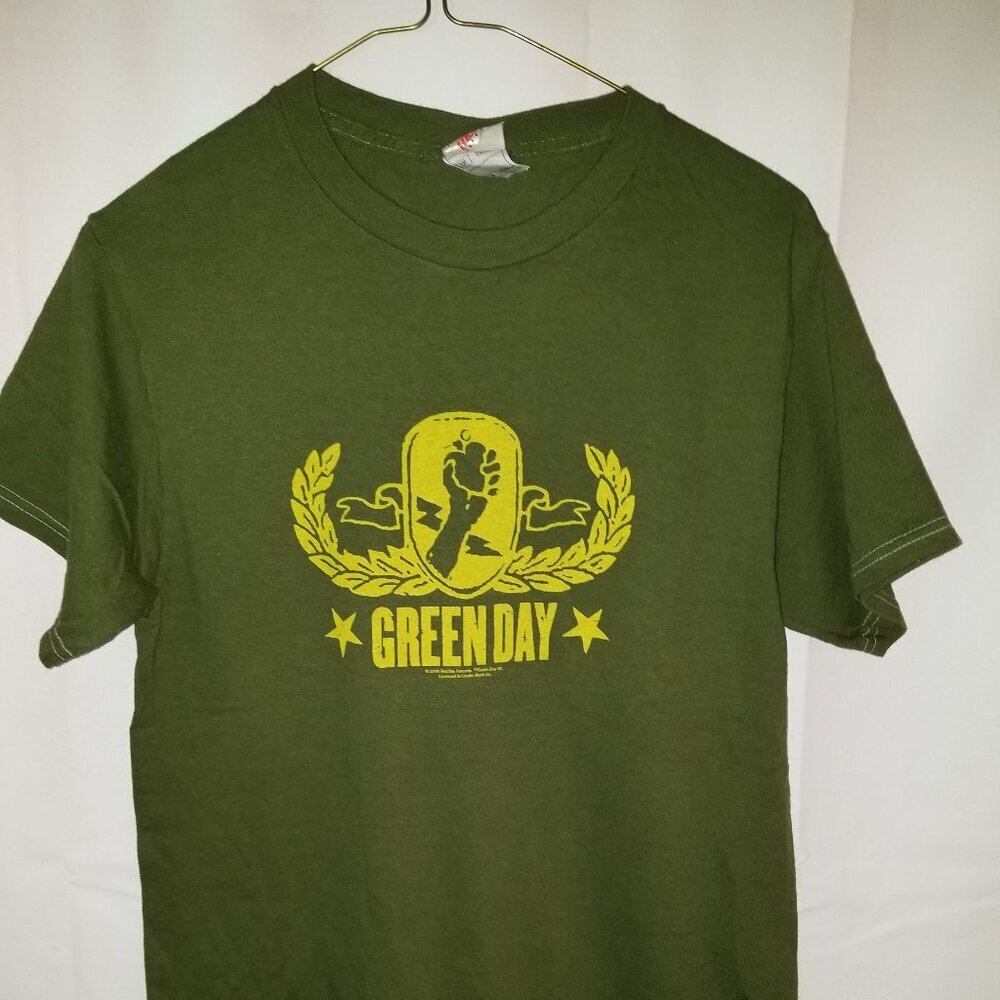 - Vintage Green Day-  T-shirt   Genuine 2005  American Idiot Tour  Mens sm…